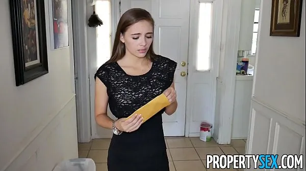 观看PropertySex - Hot petite real estate agent makes hardcore sex video with client个视频