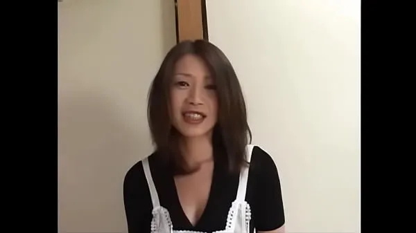 Oglejte si Japanese MILF Seduces Somebody's Uncensored:View more skupaj videoposnetkov