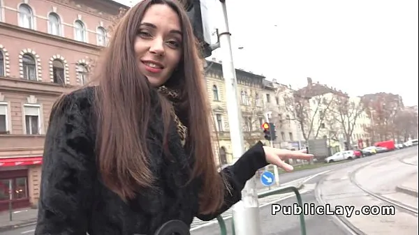Bekijk in totaal Hot Russian Milf picked up in public video's