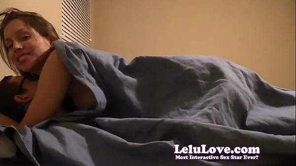 دیکھیں Amateur couple has barely covered sex next to roommate in bed کل ویڈیوز
