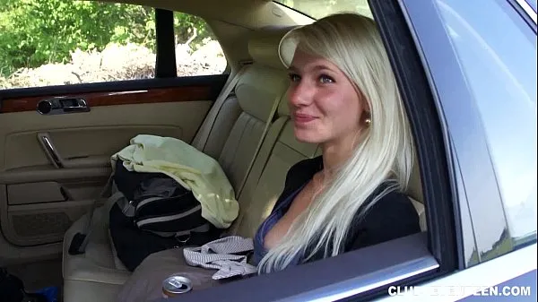 Hot blonde teen gives BJ for a ride home toplam Videoyu izleyin