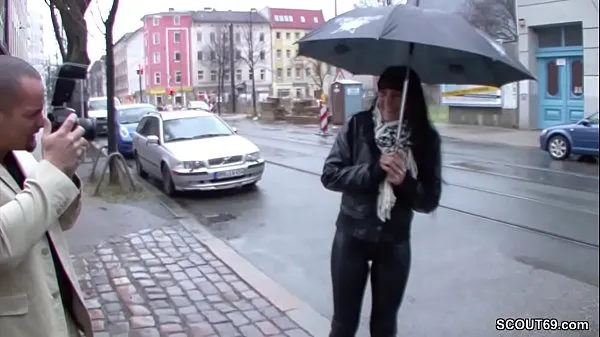 Bekijk in totaal Teeny is approached on the street and fucked for money video's