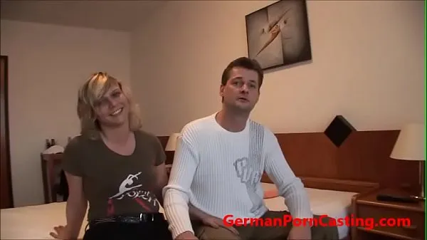 Oglejte si German Amateur Gets Fucked During Porn Casting skupaj videoposnetkov