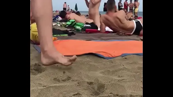 Bekijk in totaal gay nude beach fuck video's