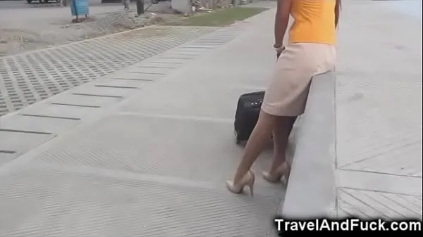 Se Traveler Fucks a Filipina Flight Attendant videoer i alt