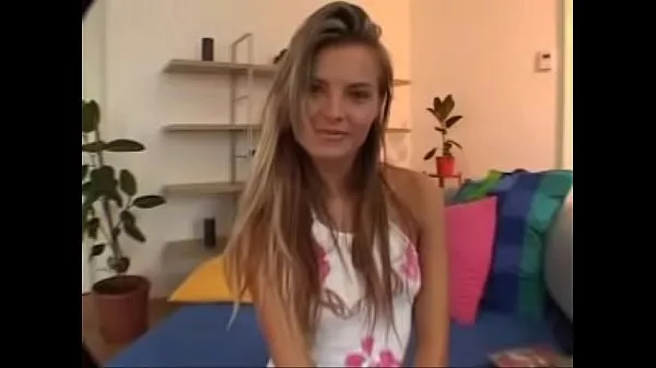 观看18 Year Old Pussy 5 - Suzie Carina个视频