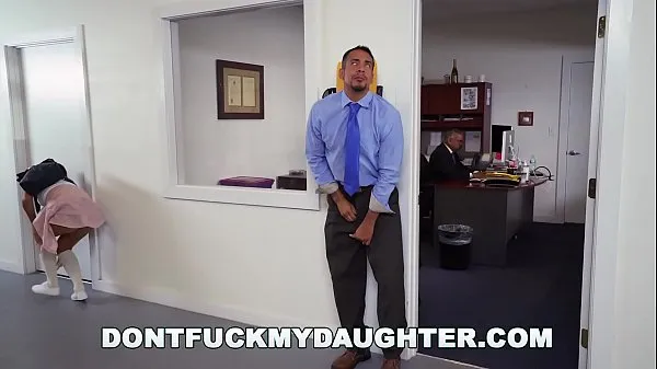Tonton DON'T FUCK MY step DAUGHTER - Bring step Daughter to Work Day ith Victoria Valencia total Video