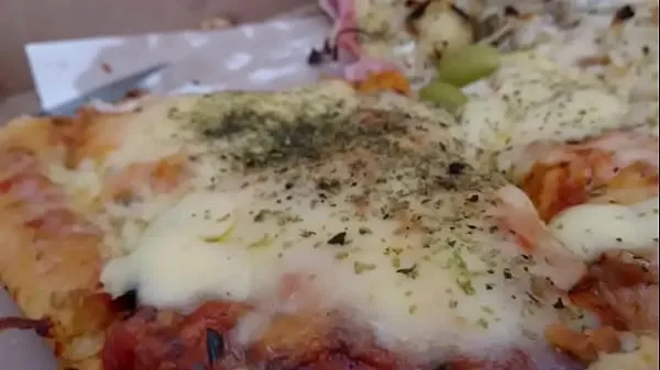 شاهد Food Porn - fingering Kentuky pizza إجمالي مقاطع الفيديو
