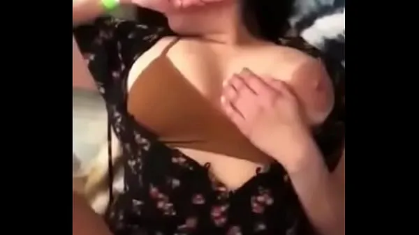 Titta på totalt teen girl get fucked hard by her boyfriend and screams from pleasure videor