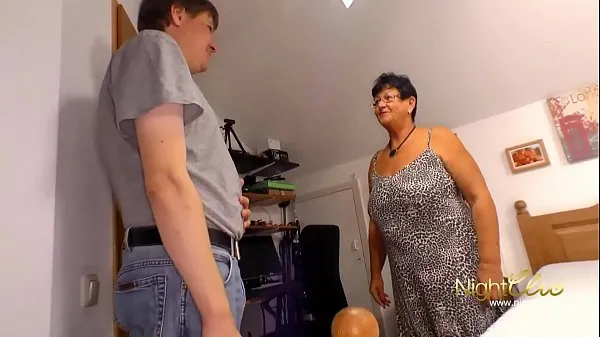 Παρακολουθήστε Grandma with soaking wet cunt συνολικά βίντεο