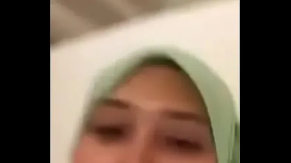 شاهد Green tudung malay blowjob with sex in hotel إجمالي مقاطع الفيديو
