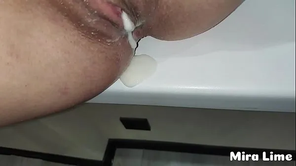 Katso yhteensä Risky creampie while family at the home videota