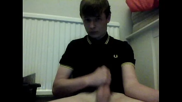 Titta på totalt cute 18 year old wanks his cock videor