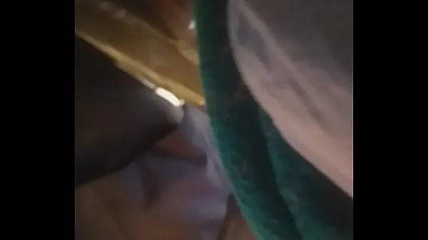 Bekijk in totaal Beautiful ass on the bus video's
