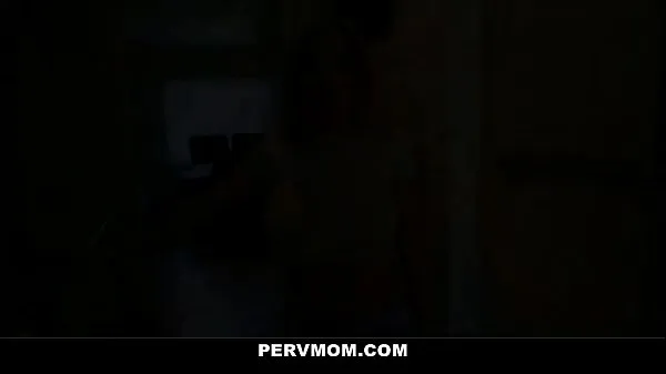 Pozrite si celkovo Hot MILF StepMom Oral Orgasm By Young Stepson - PervMom videí
