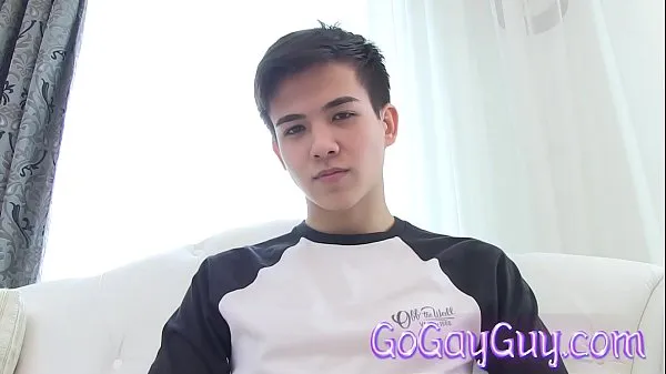 Oglejte si GOGAYGUY Cute Schoolboy Alex Stripping skupaj videoposnetkov