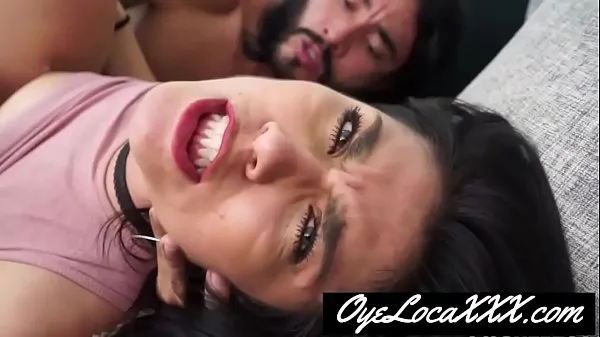 Tonton FULL SCENE on - When Latina Kaylee Evans takes a trip to Colombia, she finds herself in the midst of an erotic adventure. It all starts with a raunchy photo shoot that quickly evolves into an orgasmic romp jumlah Video