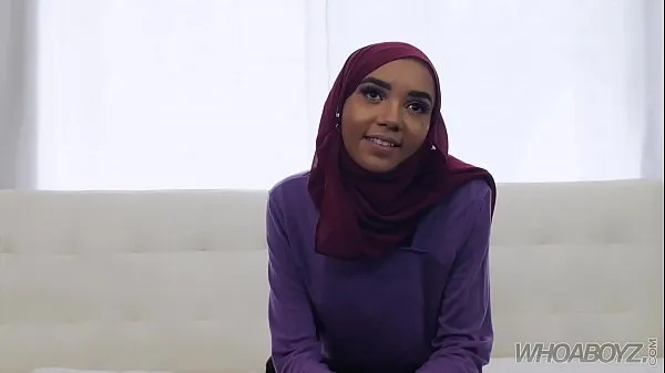 Katso yhteensä Petite Hijab Teen gets fucked & cover in cum videota