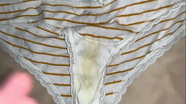 دیکھیں Cumming on dirty panties کل ویڈیوز