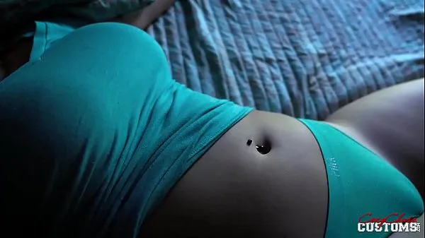 Bekijk in totaal My Step-Daughter with Huge Tits - Vanessa Cage video's