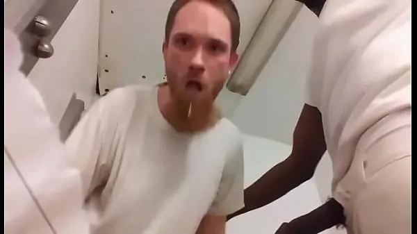 Bekijk in totaal Prison masc fucks white prison punk video's