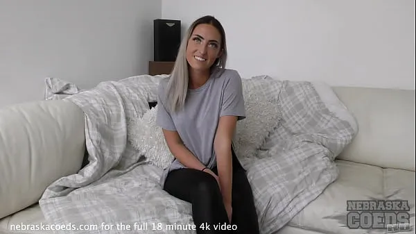 دیکھیں hot dirty blonde does her first time ever video on white casting couch کل ویڈیوز