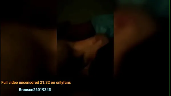 Bekijk in totaal 3some MMF asian slut cuckold fucking his wife with creampie, then he clean it video's