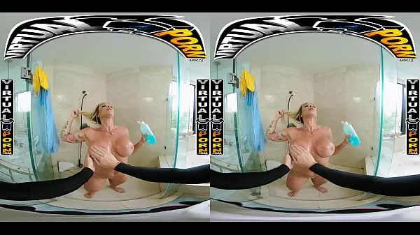 Katso yhteensä Busty Blonde MILF Robbin Banx Seduces Step Son In Shower videota