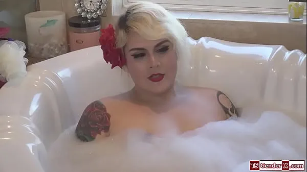 شاهد Trans stepmom Isabella Sorrenti anal fucks stepson إجمالي مقاطع الفيديو