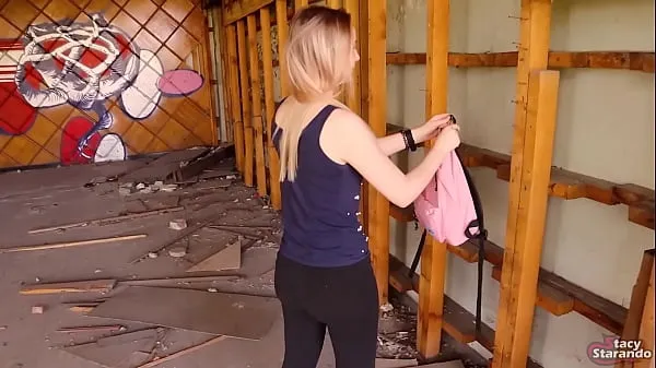 Összesen Stranger Cum In Pussy of a Teen Student Girl In a Destroyed Building videó