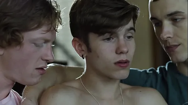 Twink Starts Liking Men After Receiving Heart Transplant From Gay Man - DisruptiveFilms कुल वीडियो देखें