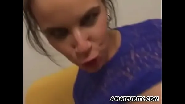 观看Slutty amateur teen girlfriend takes a lot of cocks and cum个视频