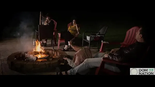 观看Campfire blowjob with smores and harp music个视频