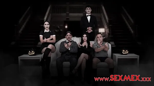 Titta på totalt Addams Family as you never seen it videor