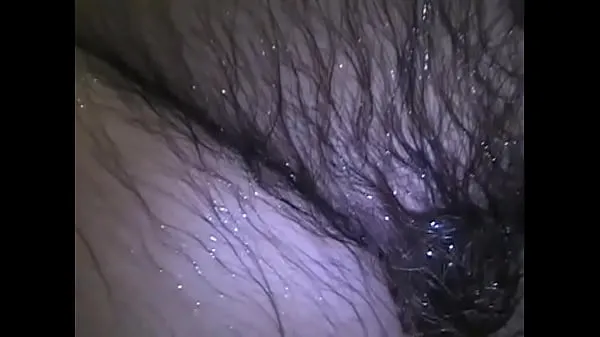 Bekijk in totaal Chubby wife with hairy pussy video's