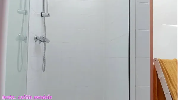 Παρακολουθήστε Caliiie taking her shower during vacation συνολικά βίντεο