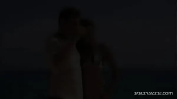 Bekijk in totaal Boroka Balls and Sahara Knite Have Sex on a Yacht in a MMFF Foursome video's