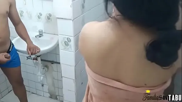 Xem tổng cộng Sexy Fucked By Her Roommate Watching Him Naked In The Bathroom She Offers Her Cock And Eats It With Her Pussy Creampie On Dirty Face Xvideos Video
