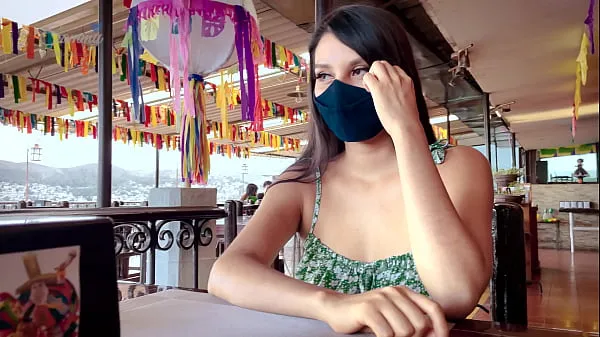 شاهد مراهقة مكسيكية تنتظر صديقها في المطعم - MONEY for SEX إجمالي مقاطع الفيديو