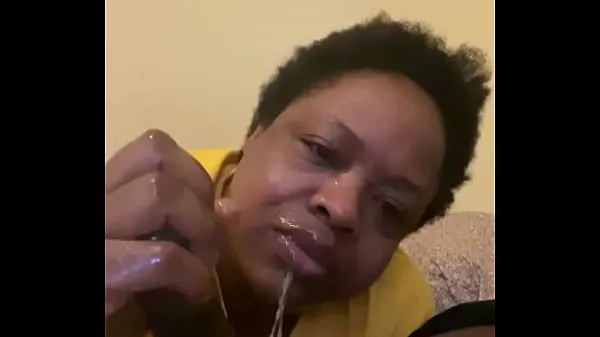 شاهد Mature ebony bbw gets throat fucked by Gansgta BBC إجمالي مقاطع الفيديو