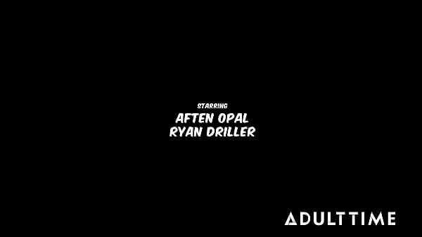 دیکھیں ADULT TIME - AHEGAO EXTREME ORGASMS: Gamer Girl Aften Opal Gets Fucked By BF's Stepdad! FULL SCENE کل ویڈیوز