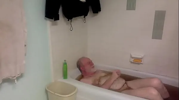 Tonton guy in bath total Video
