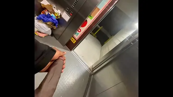 Összesen Bbc in Public Elevator opening the door (Almost Caught videó