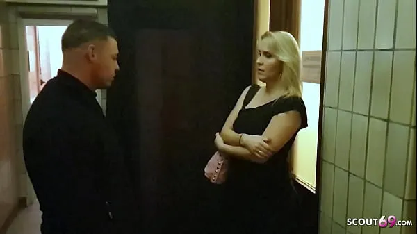 Tonton German Mature Julia Pink give a Toilette Fuck for Stranger at Disco jumlah Video