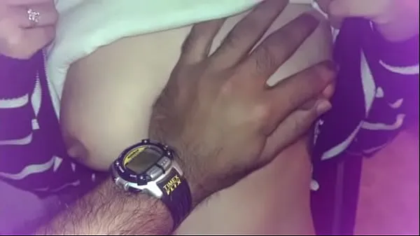 Összesen Desi boobs groped videó